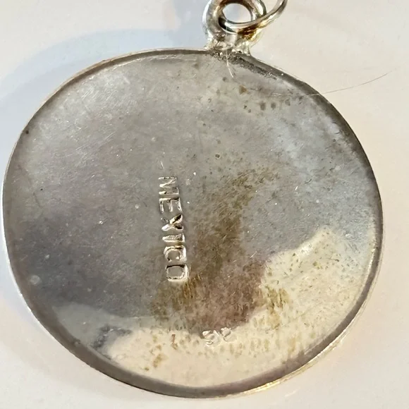 vintage sterling silver Aztec calendar pendant - Picture 3 of 5